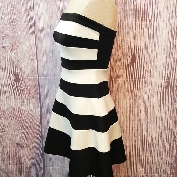 *LAST CHANCE!* Mystic Brand Black & White Strapless Dress Size Small - Picture 3 of 5